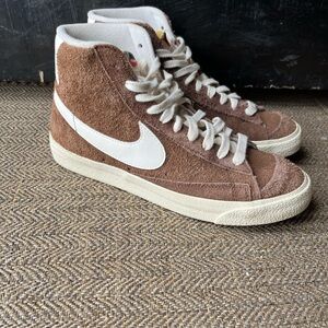 Women’s Nike Blazer Mid 77 vintage sneakers in Cacao Wow color